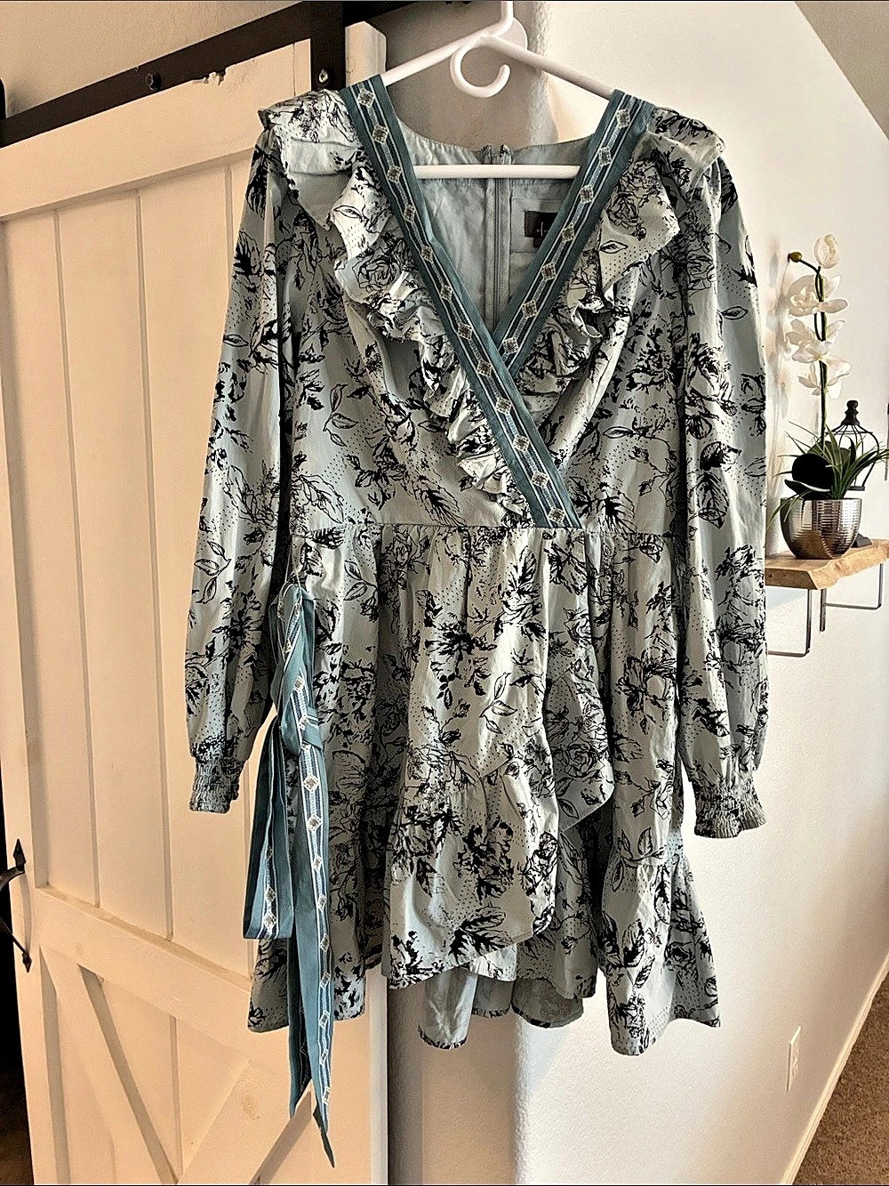 NWOT !!! Anthropologie Floral Mini Dress in Blue & Black Size Medium